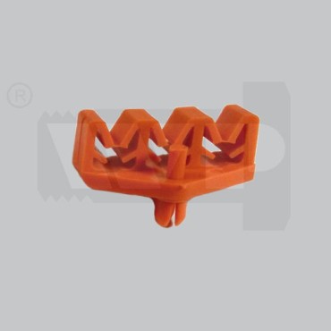 Кронштейн трубки тормозной, тройной, диапазон диаметров 4.8-8.0мм, монтажное отверстие 6.5мм