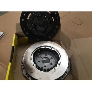 НЕКОНДИЦИЯ-Комплект сцепления КОРРОЗИЯ МЕТАЛЛА без выжимного VW: GOLF IV Cabriolet 98-02, POLO CLASSIC 99-01