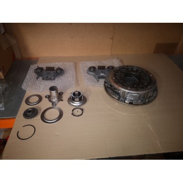 НЕКОНДИЦИЯ - Комплект сцепления поврежден пластиковый держатель направляющей выжимного подшипника/ FORD: FOCUS III/Turnier/седан 1.6Ti 10-